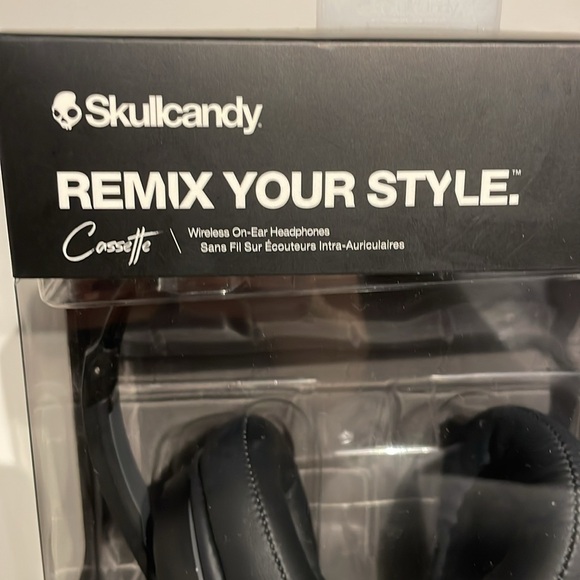 BNIB Skullcandy x Coca Cola Collaboration Wireless On-Ear Headphones - Picture 8 of 11